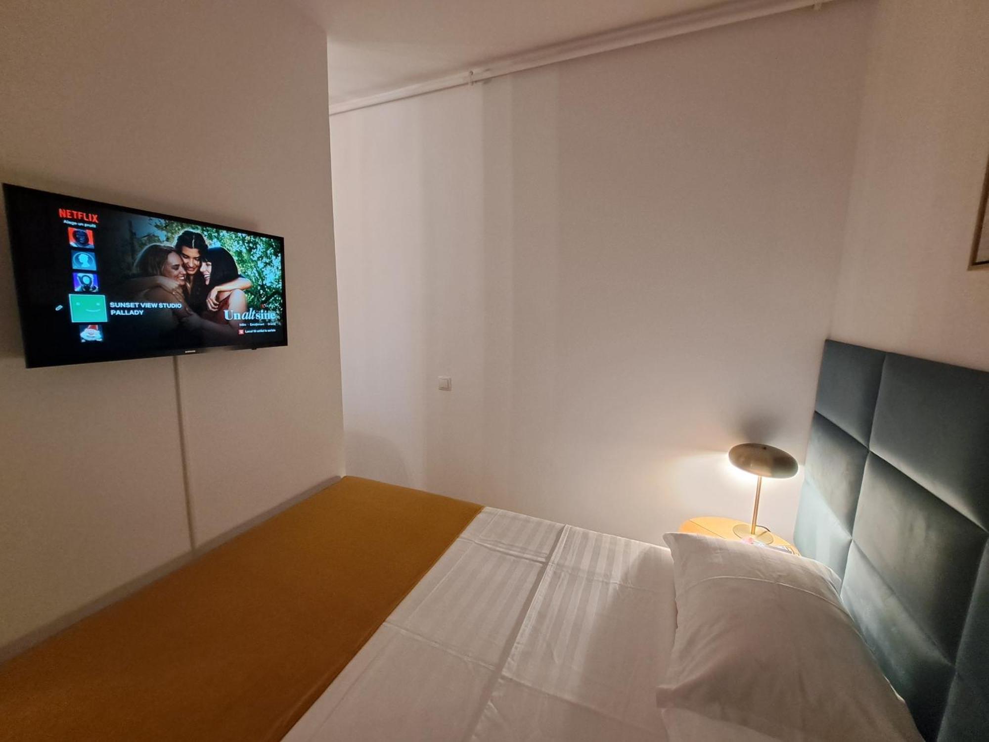 Irema Sunset View Studio Pallady Букурещ Екстериор снимка